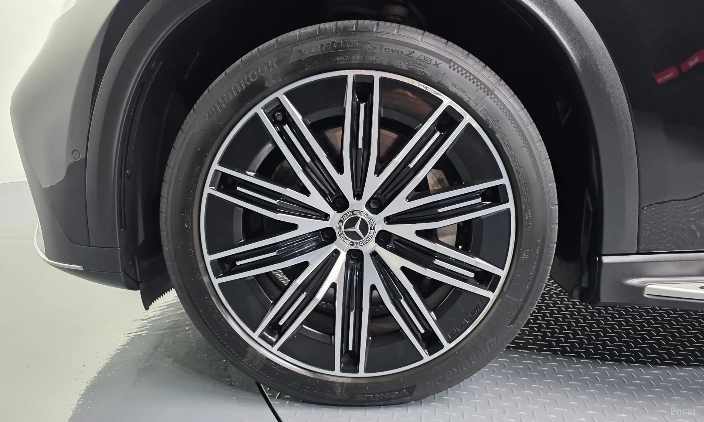 EQE SUV X294