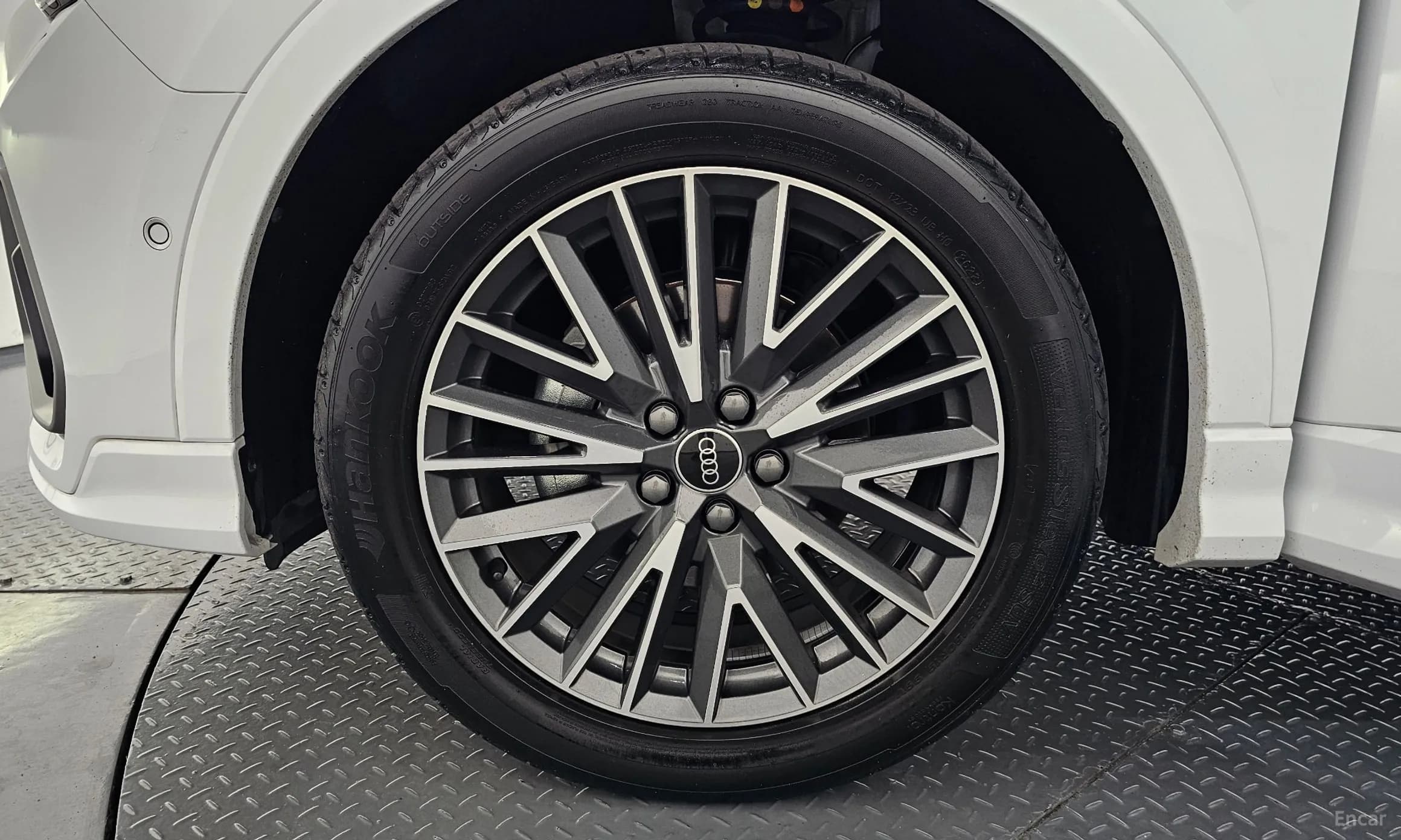 Q3 (F3)