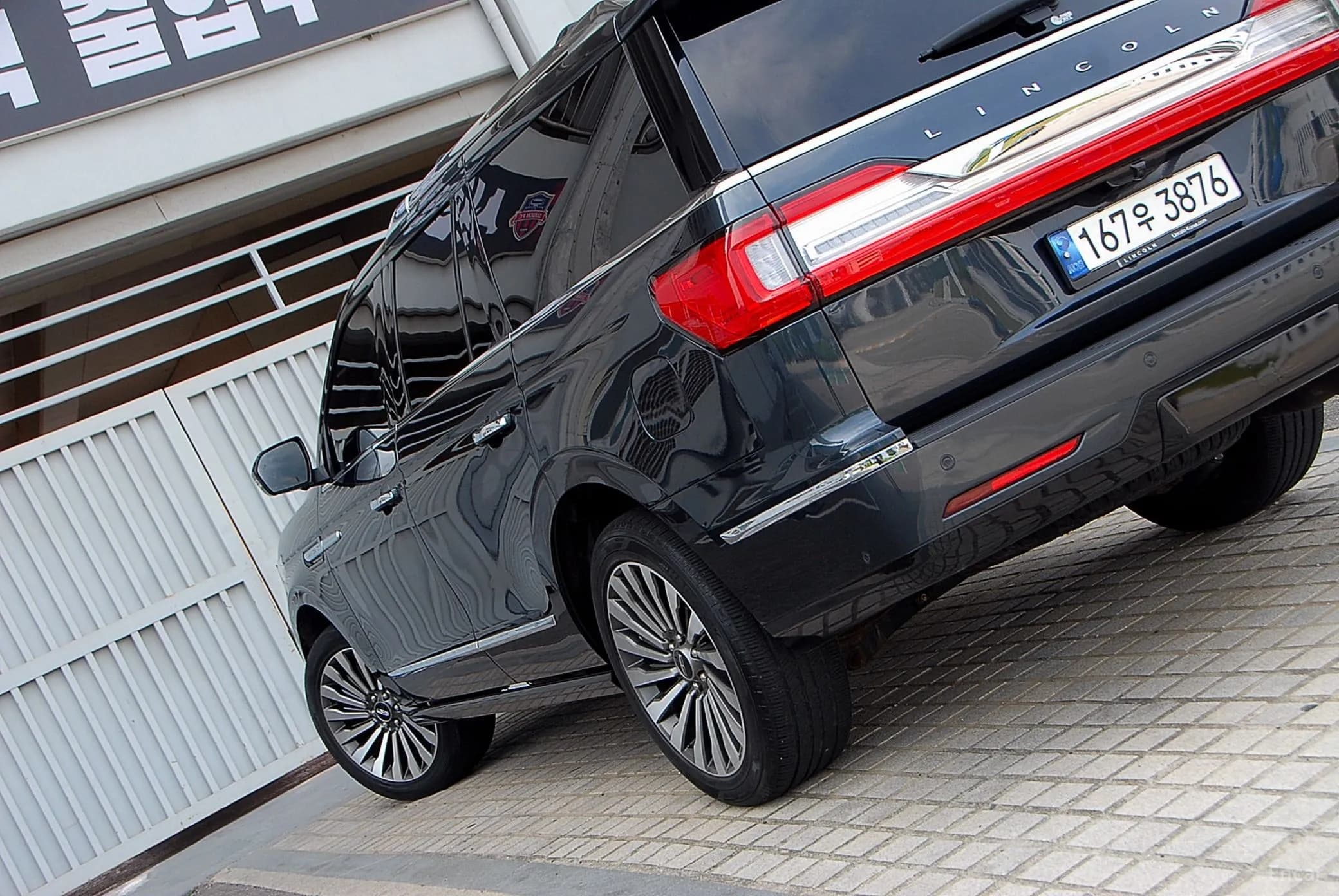 Navigator 4th generation