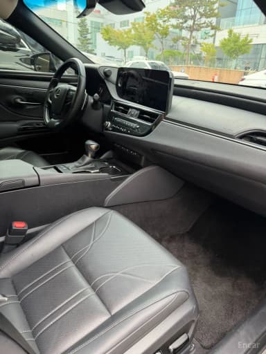 ES300h 7th Generation