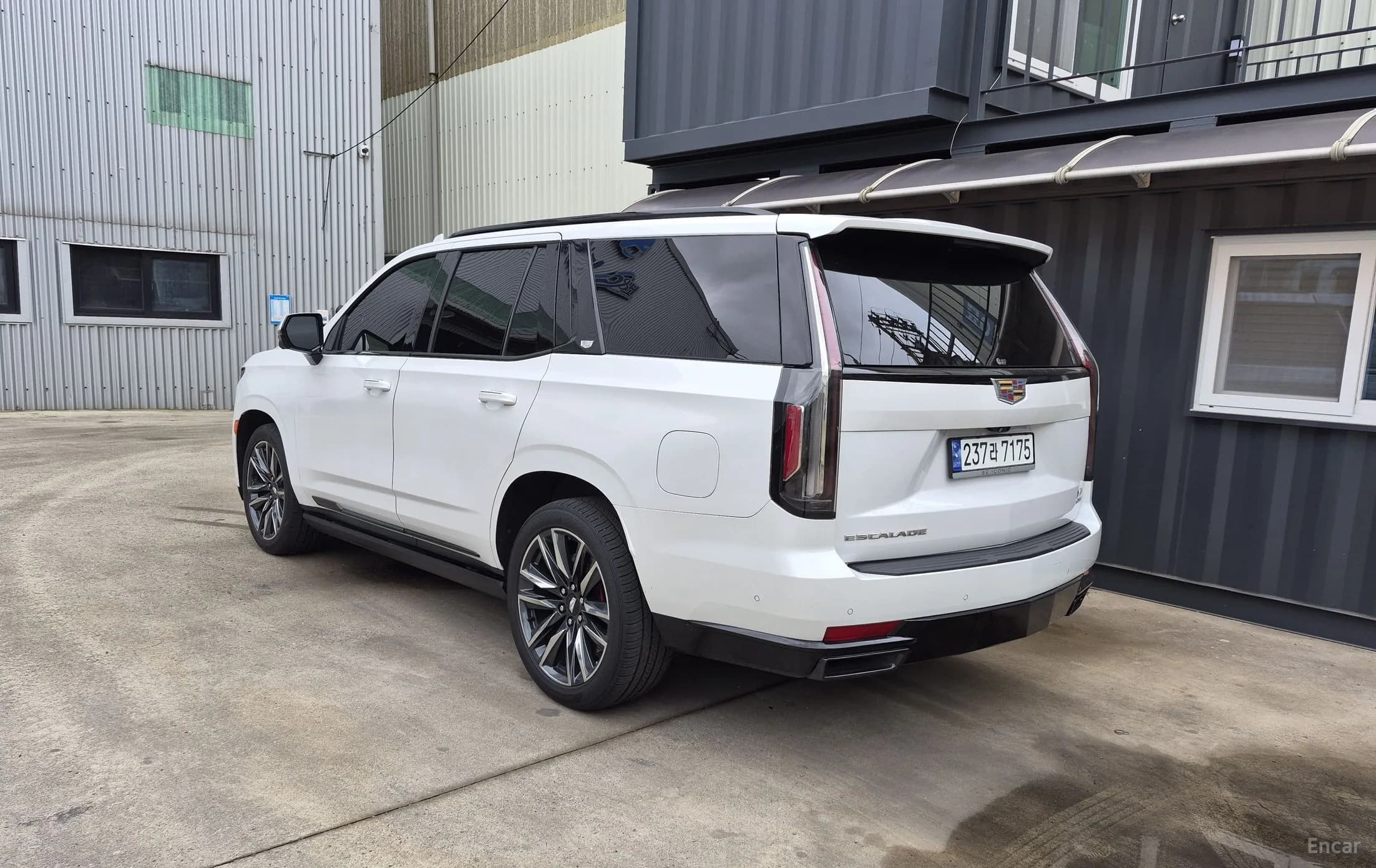 Escalade 5th Generation