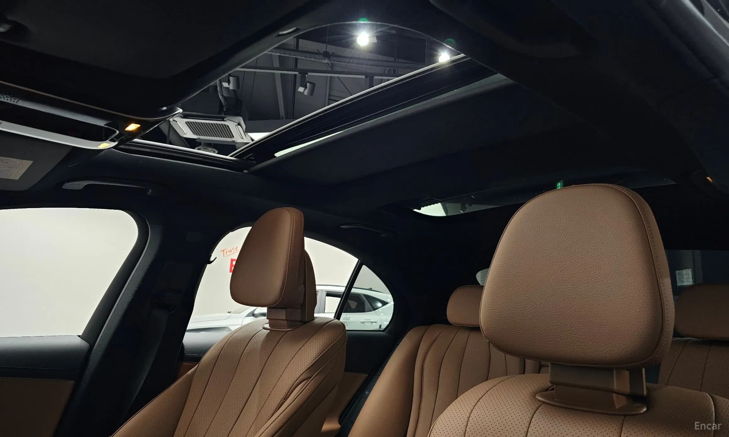 E-Class W214