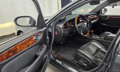 XJ-8