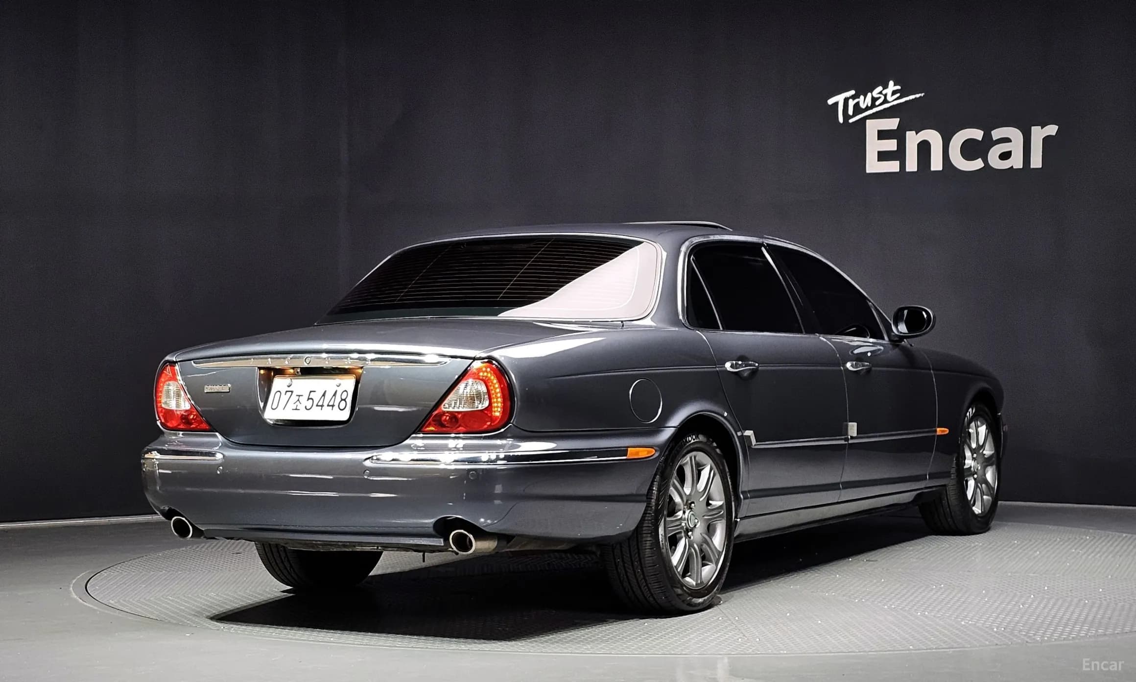XJ-8