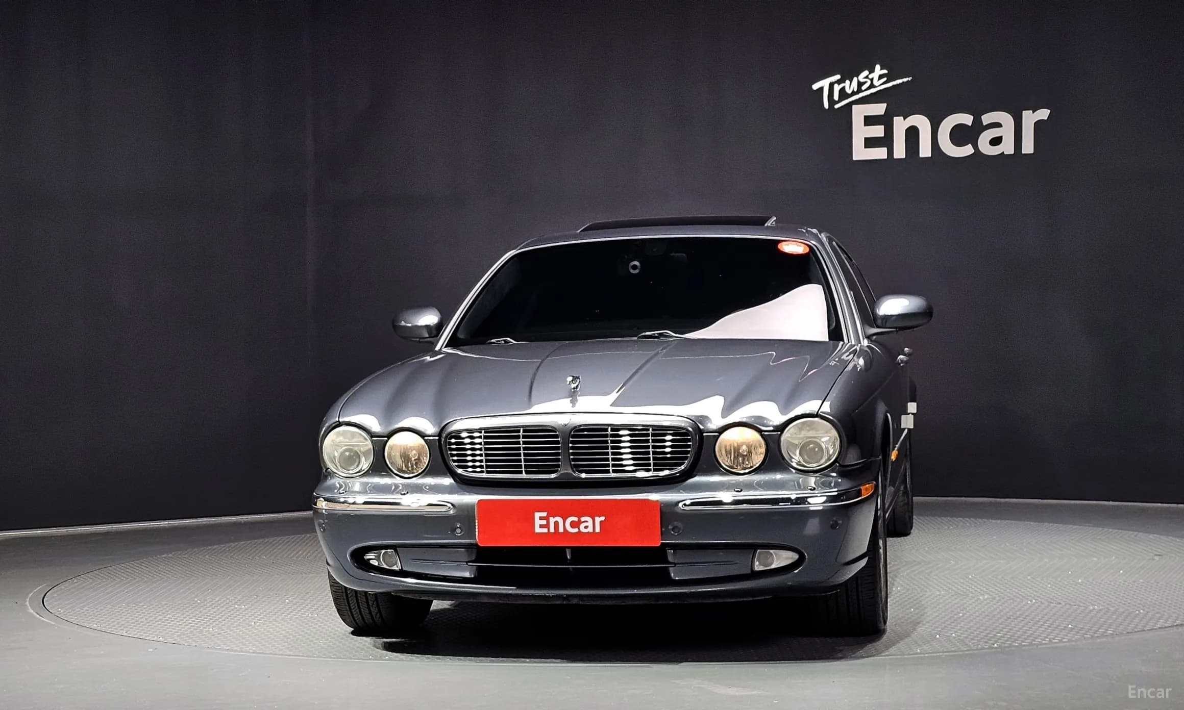XJ-8