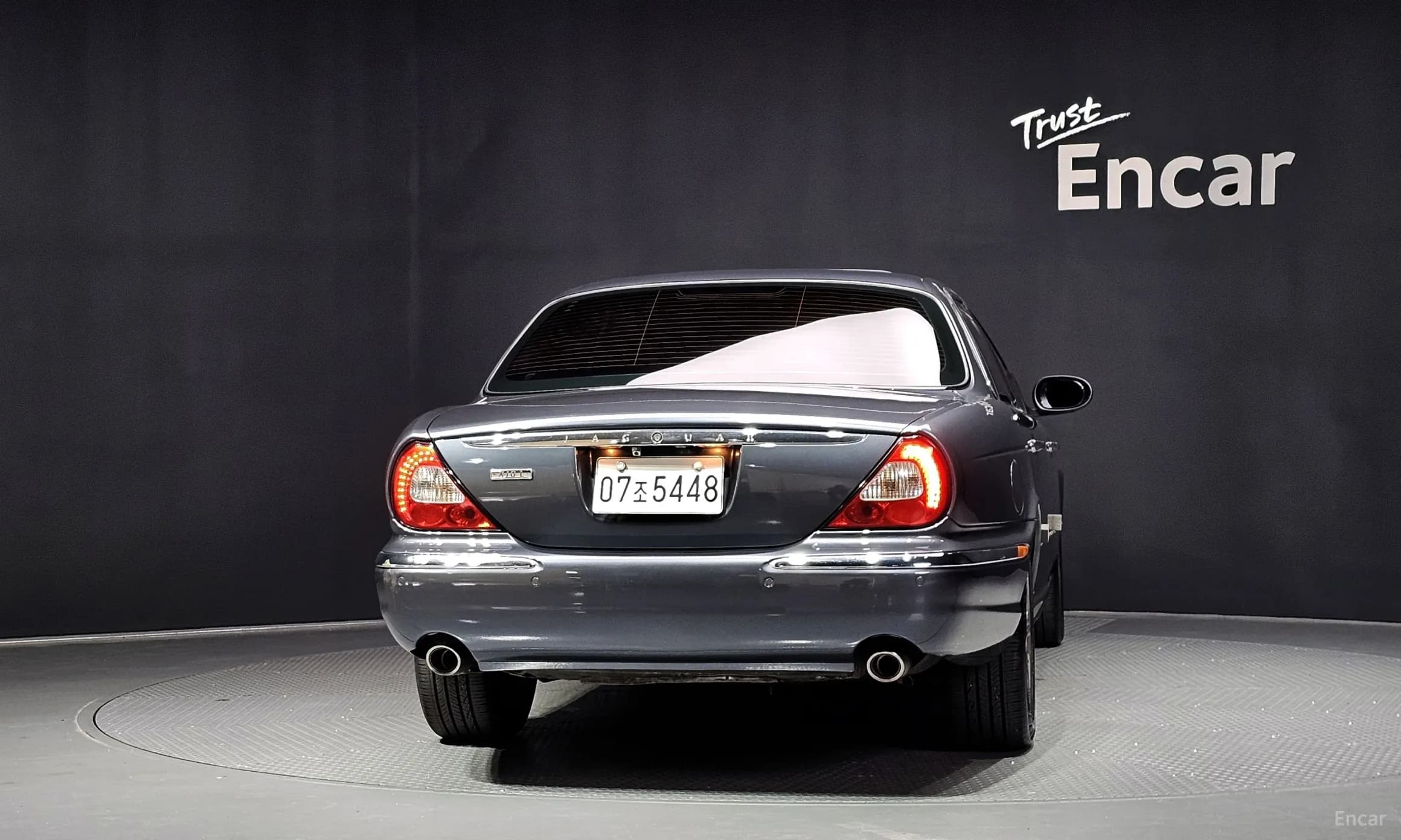 XJ-8