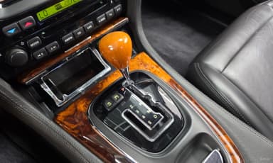 XJ-8