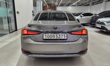 ES300h 7th Generation