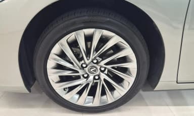 ES300h 7th Generation