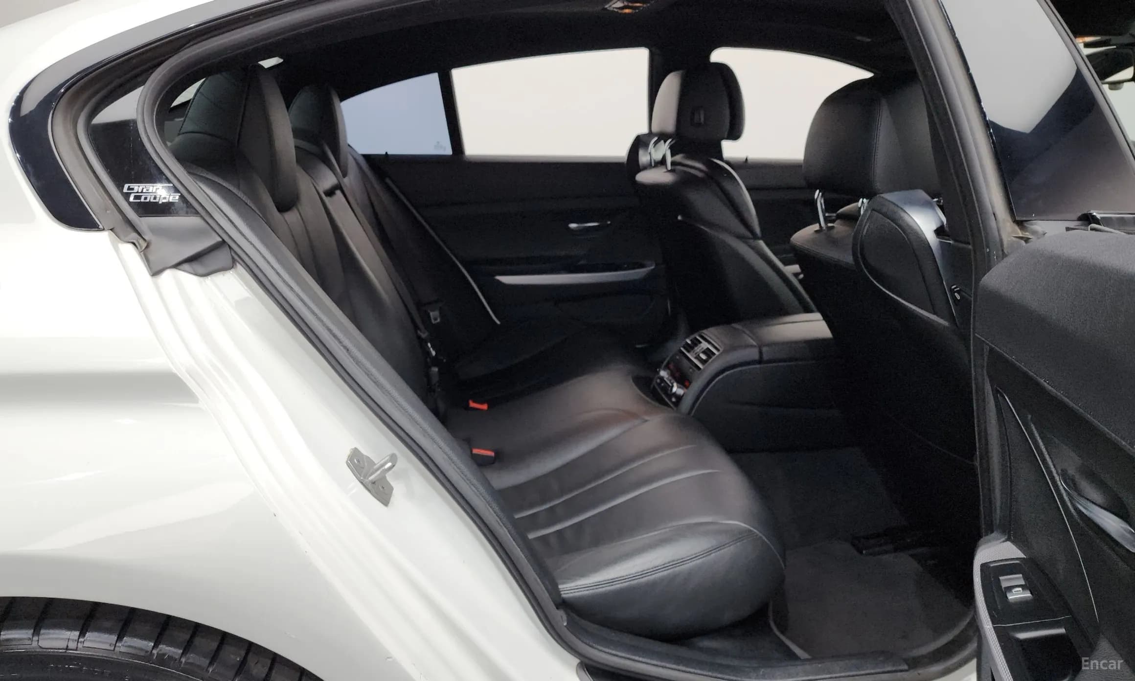 6 Series (F12)