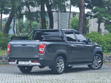 Rexton Sports Khan