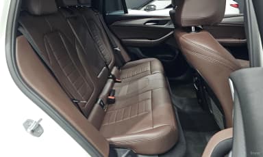 X4 (G02)