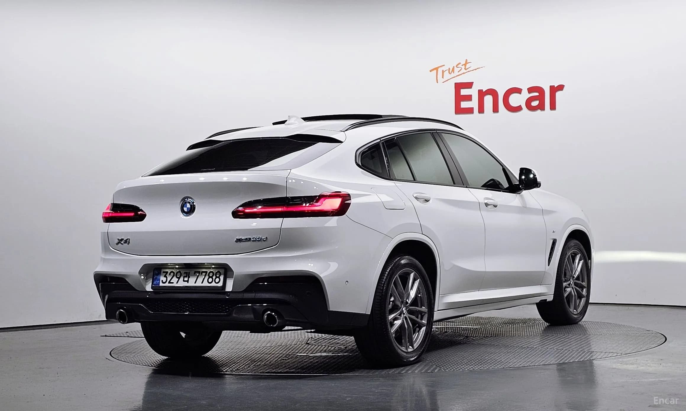 X4 (G02)