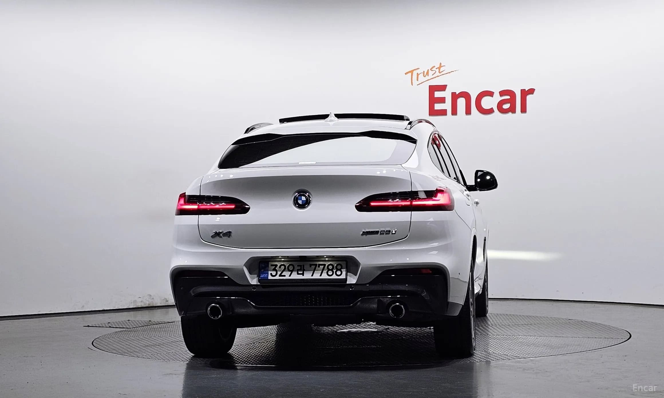 X4 (G02)