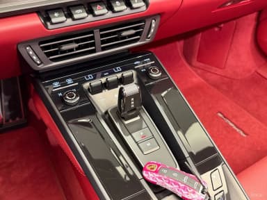 911 (992)