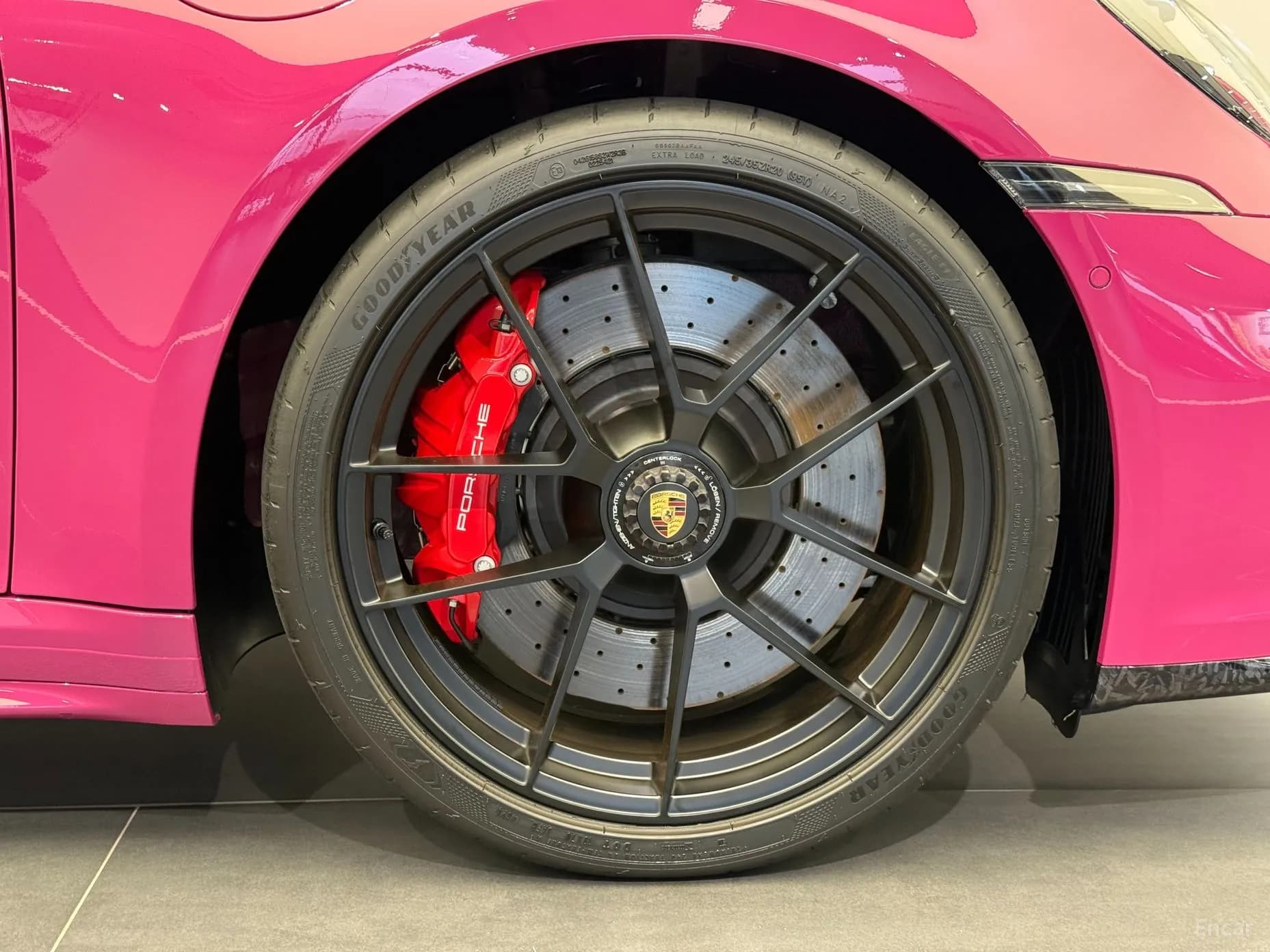 911 (992)
