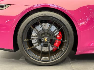 911 (992)