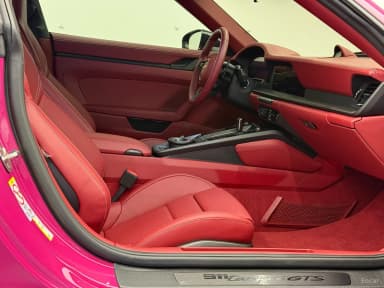 911 (992)