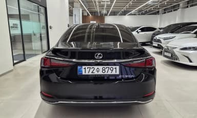 ES300h 7th Generation