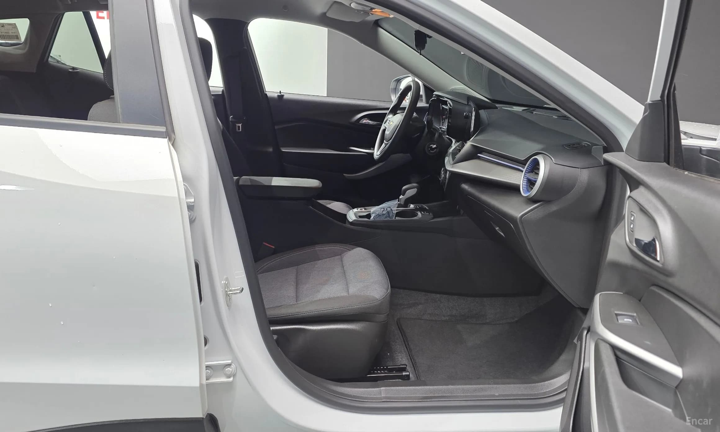 Trax Crossover