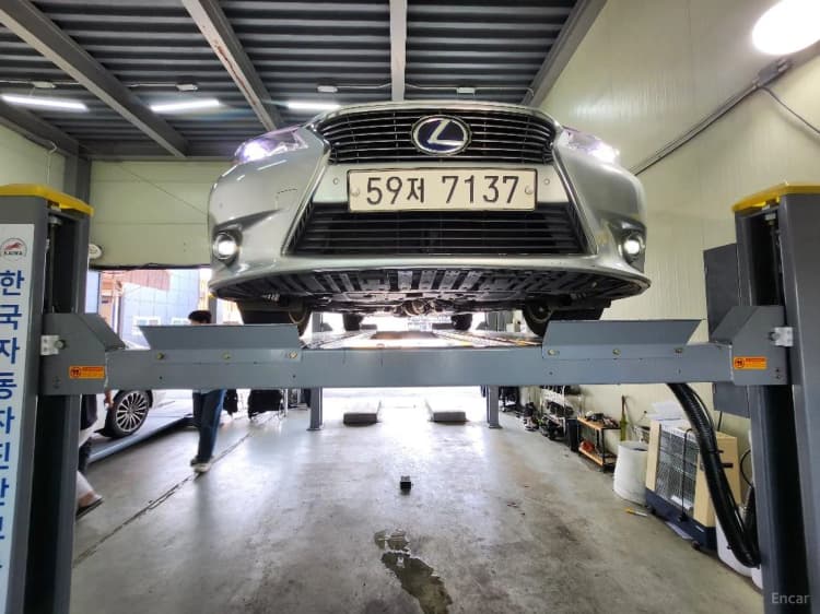 New ES300h