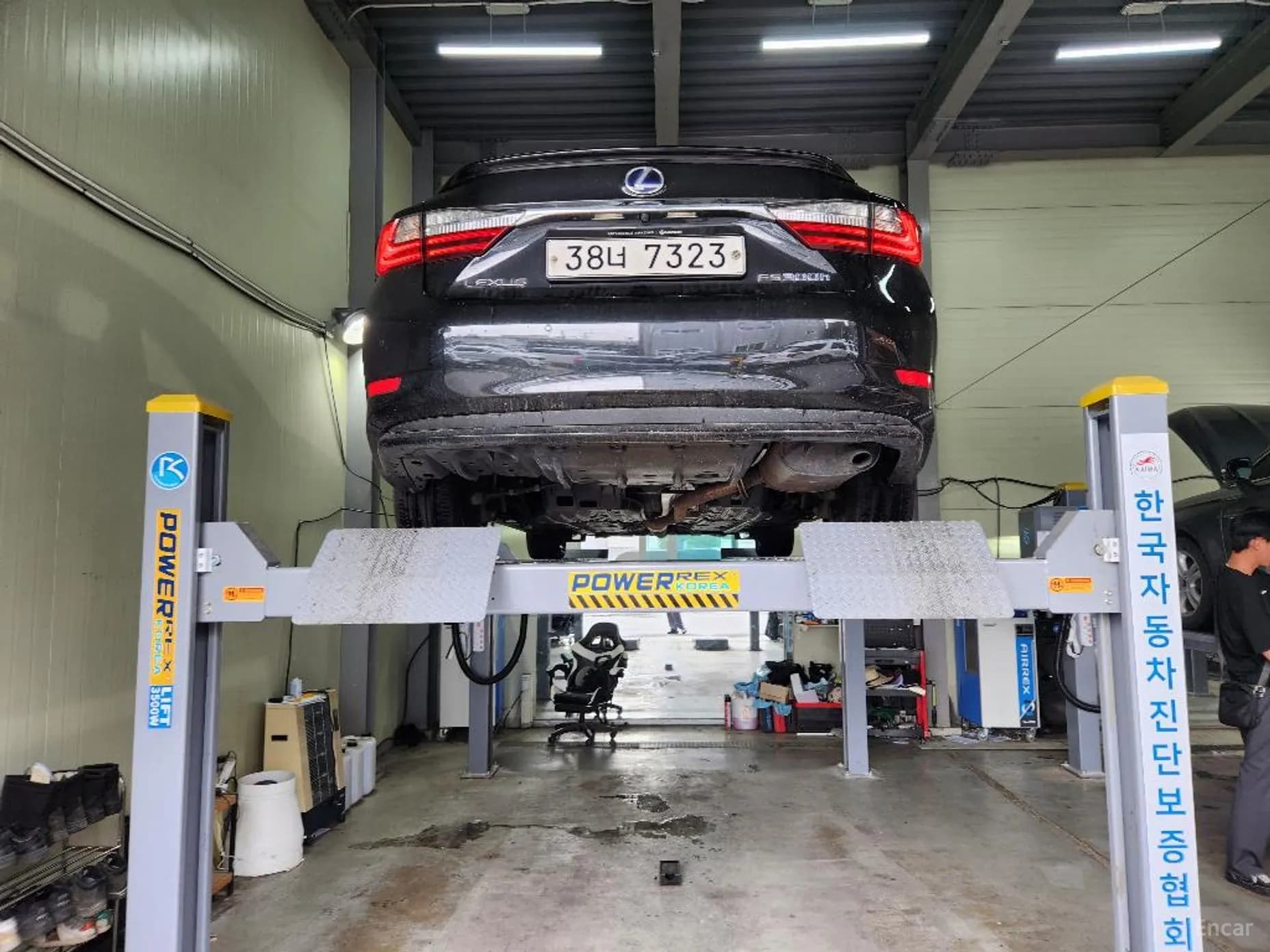 New ES300h