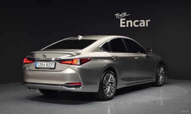 ES300h 7th Generation