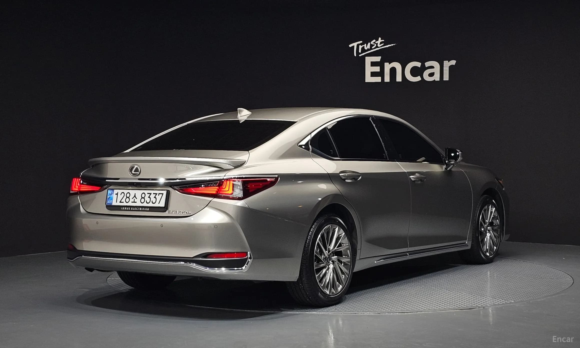 ES300h 7th Generation