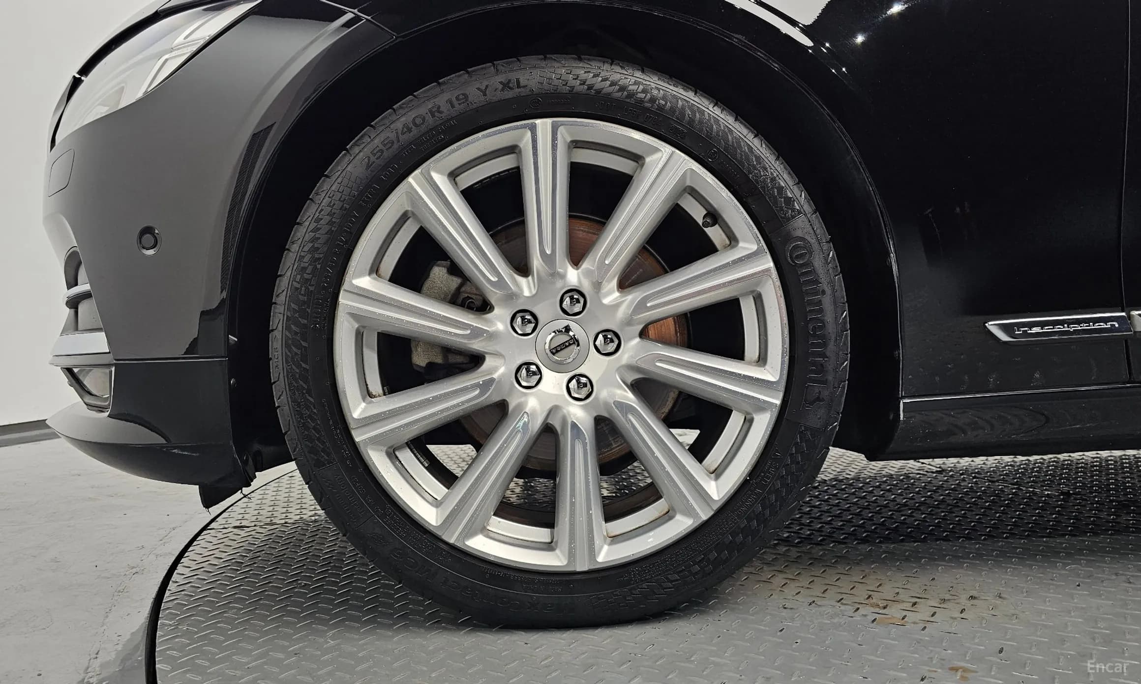 S90