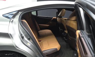 ES300h 7th Generation