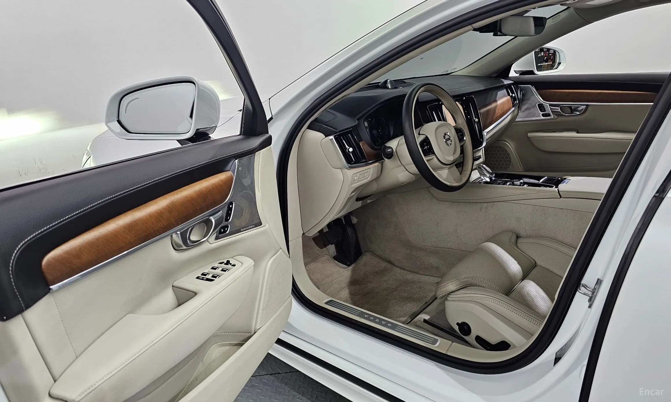 S90