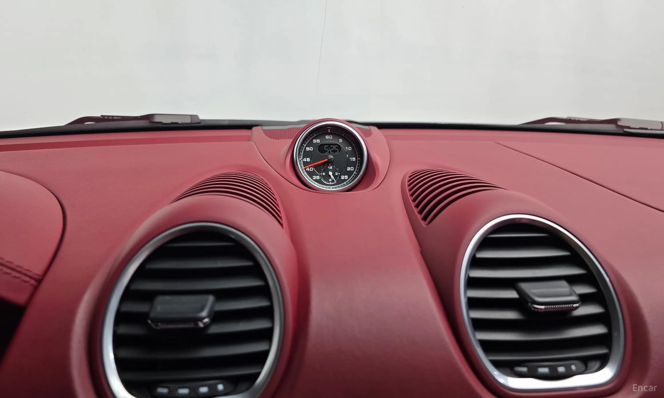 718 Cayman