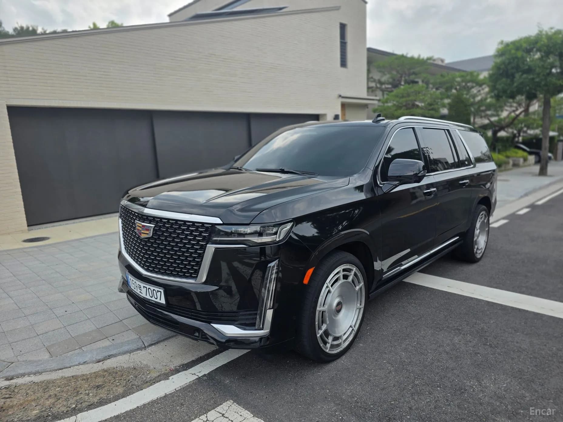 Escalade 5th Generation