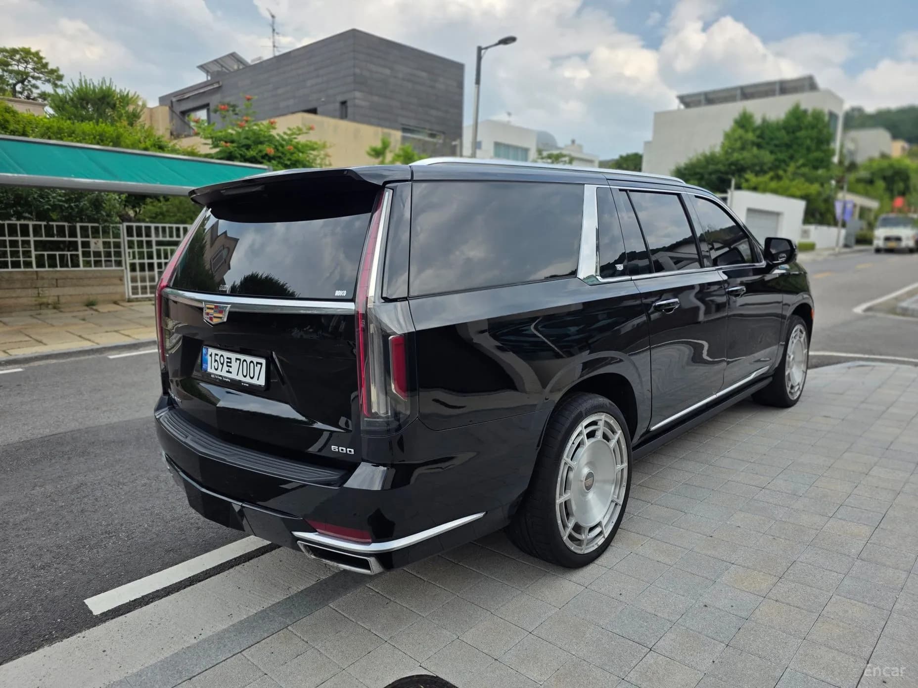 Escalade 5th Generation