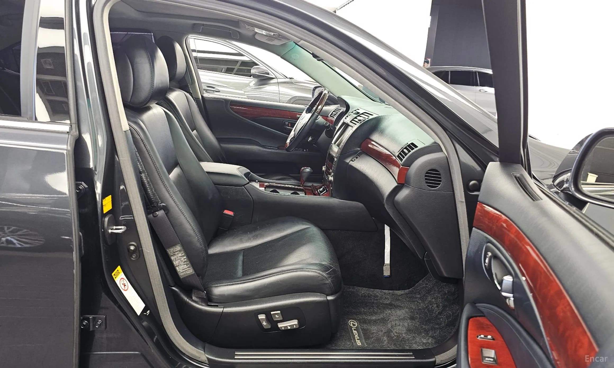 LS460