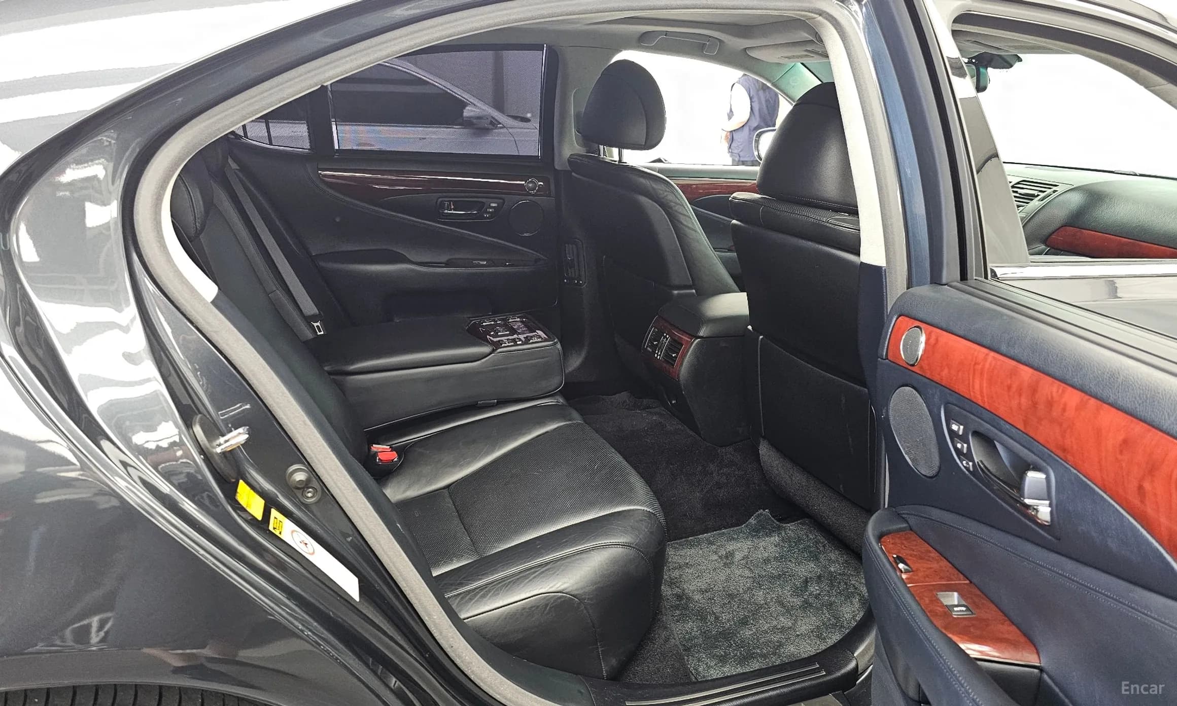 LS460