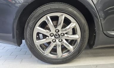 LS460