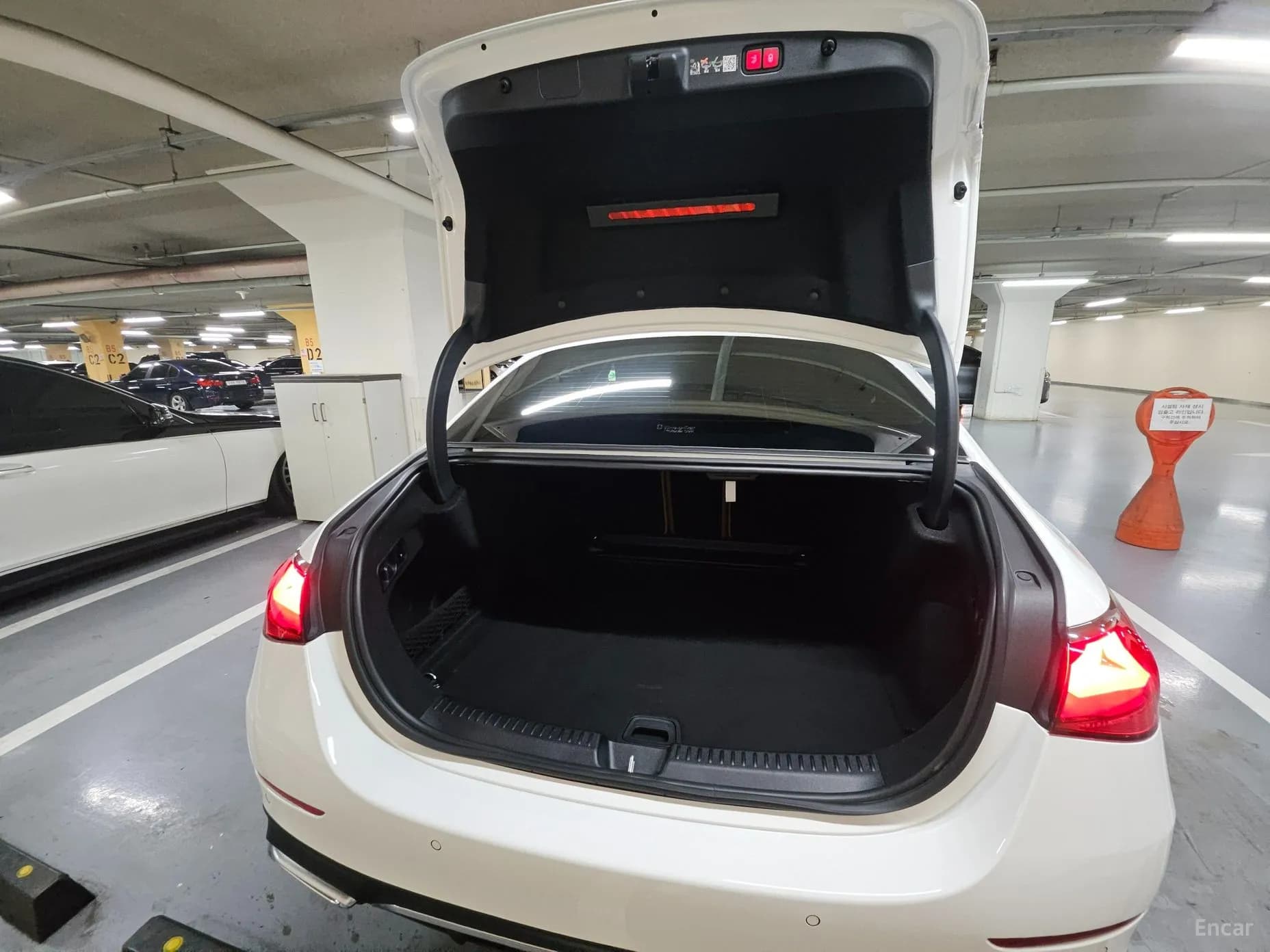 E-Class W214