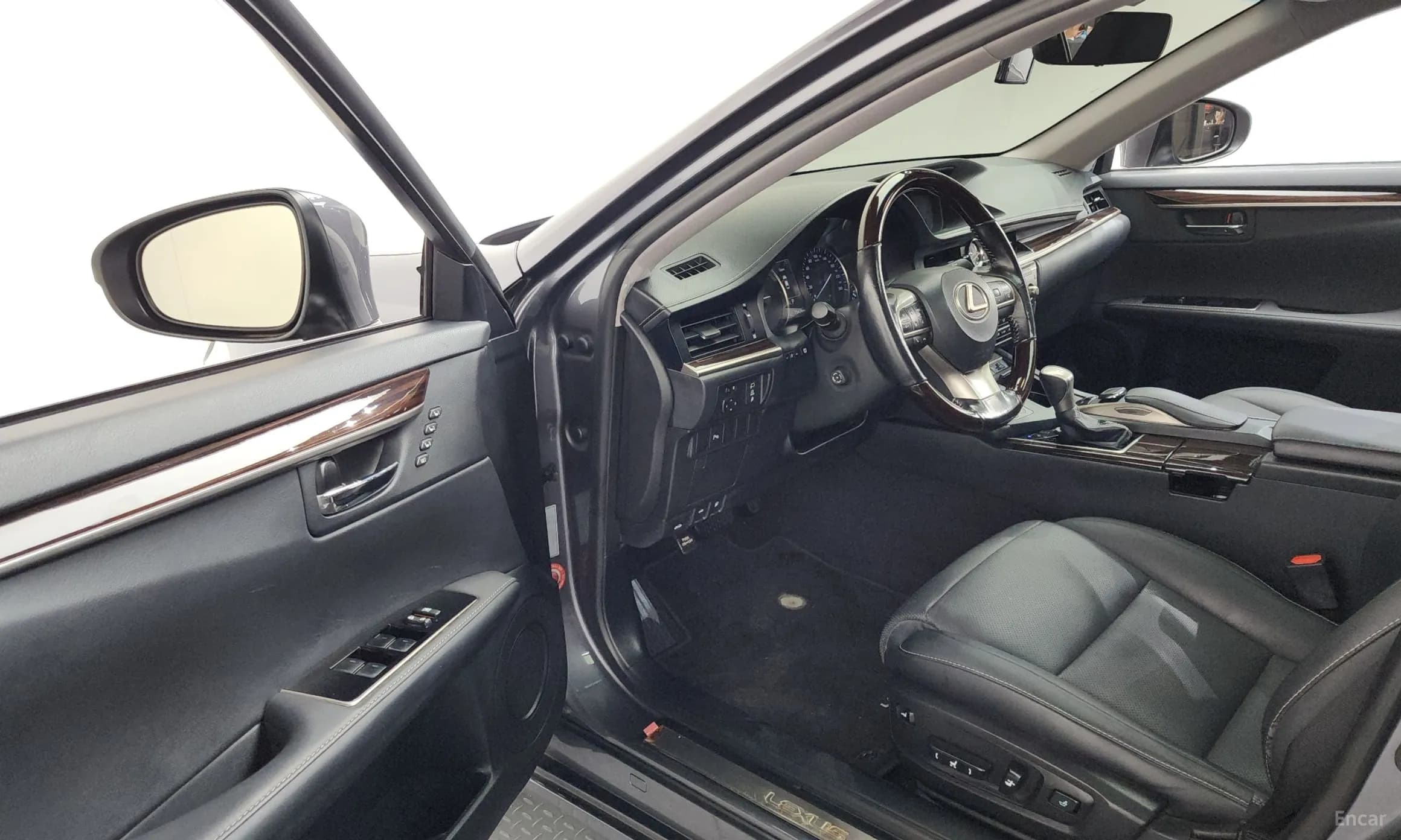 New ES300h