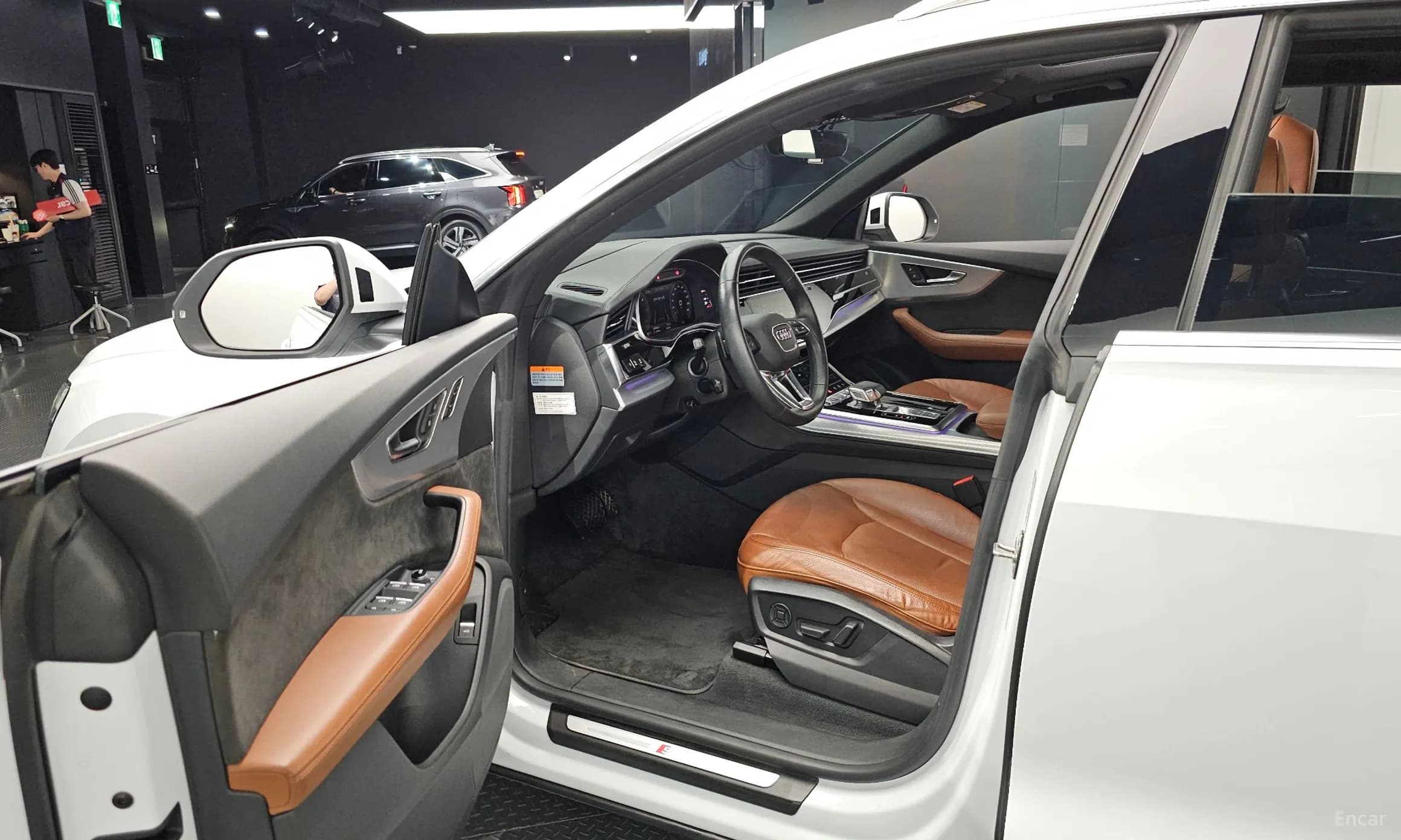 Q8 (4M)