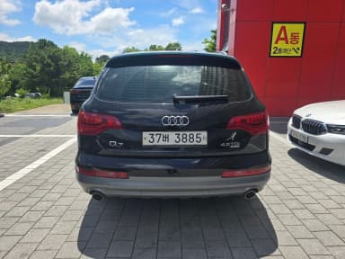 Q7