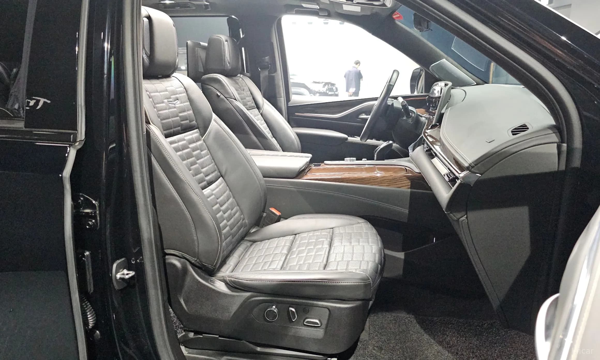 Escalade 5th Generation