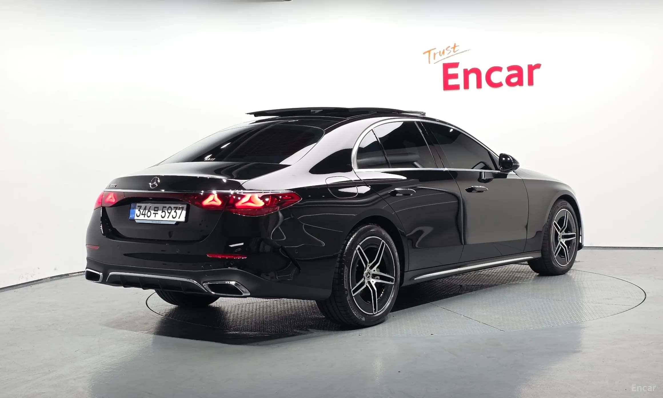 E-Class W214