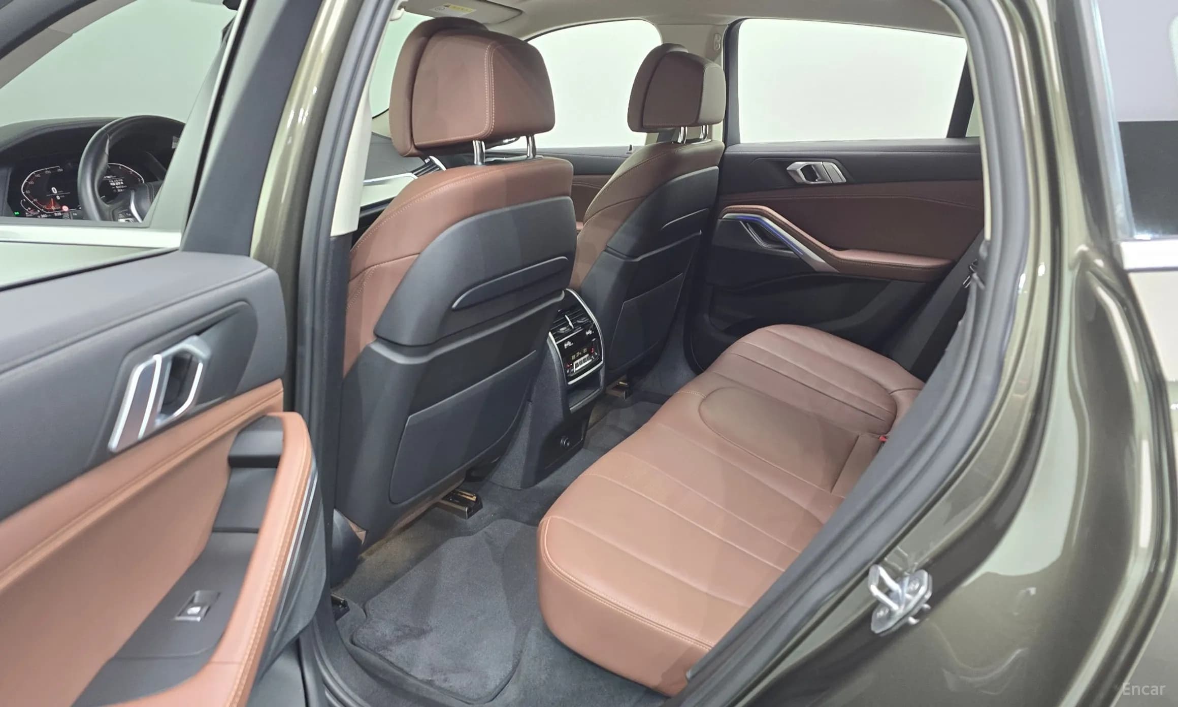 X6 (G06)