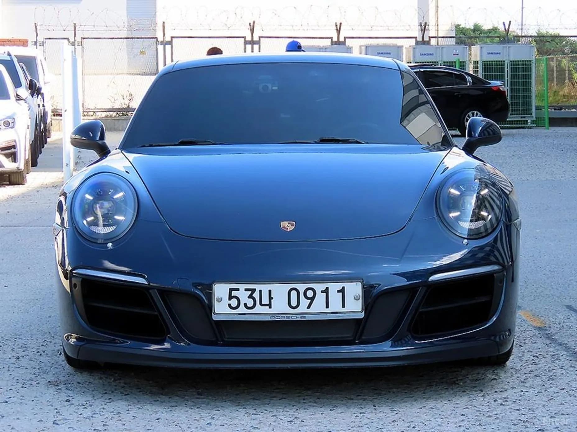 910