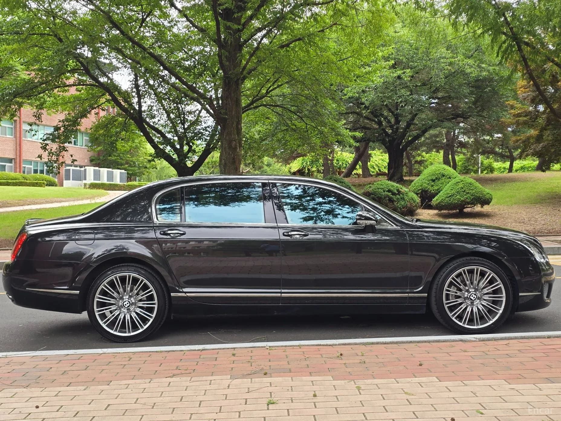 Flying Spur Gen 1