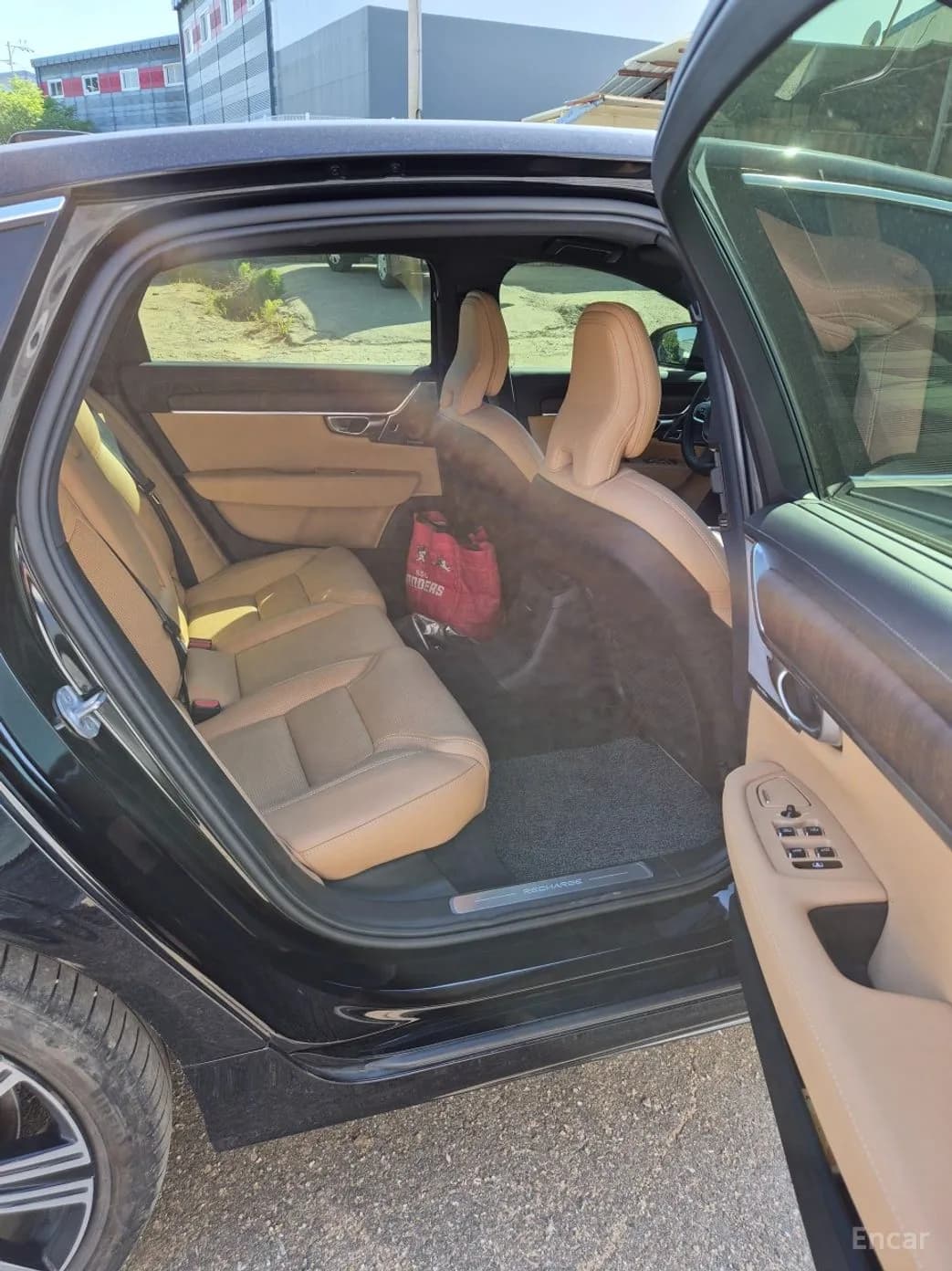 S90