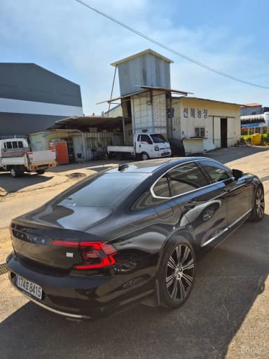 S90