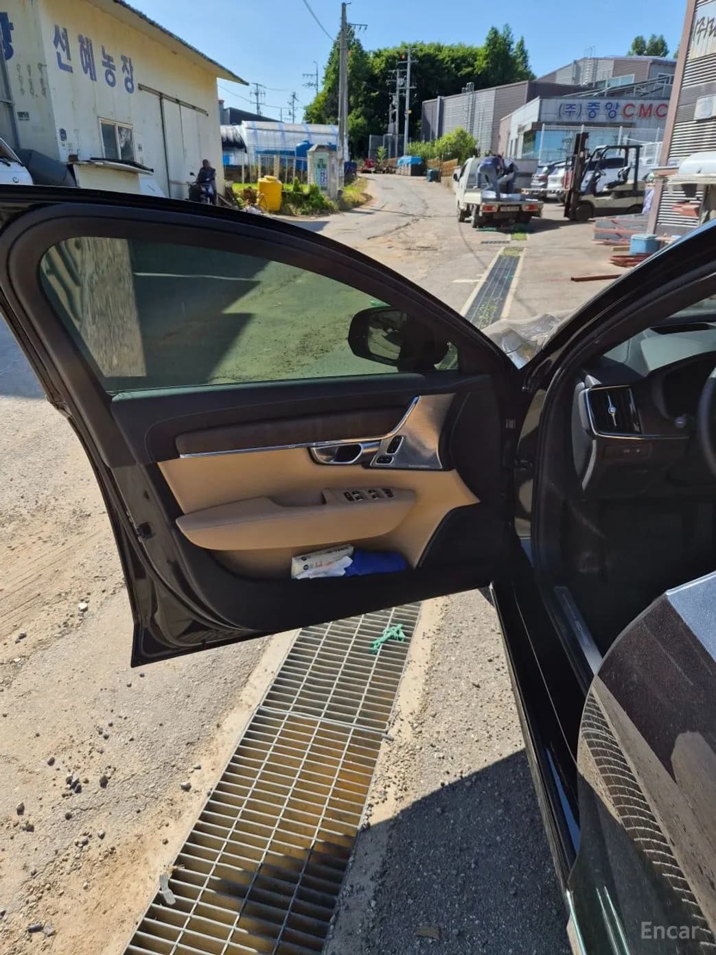 S90