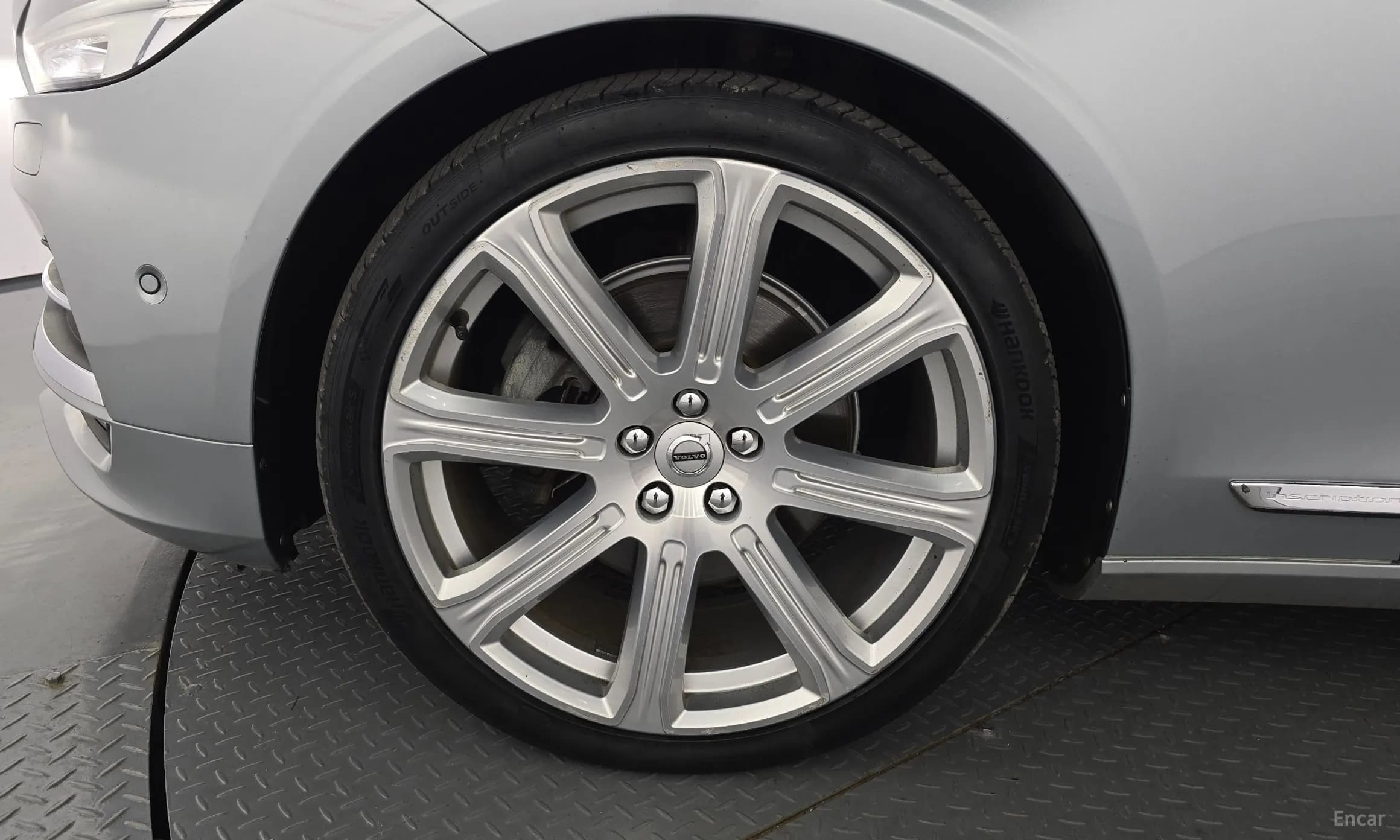 S90